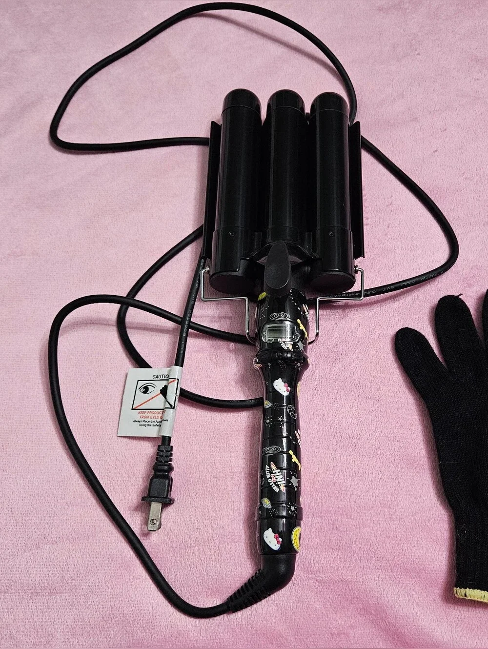 INH Hair x Hello Kitty Triple Barrel Hair Waver with Black Heat-Resistant Glove